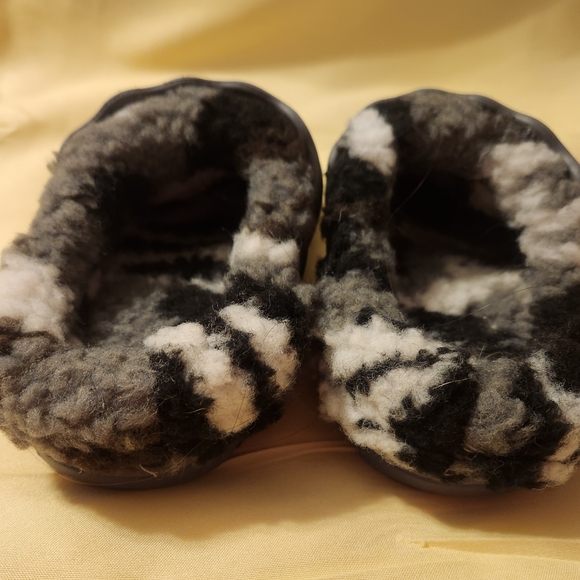 Toddler Croc Style Slipper Sandals - Picture 2 of 3